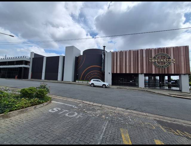 2,222M² RETAIL TO LET IN CRAIGHALL PARK